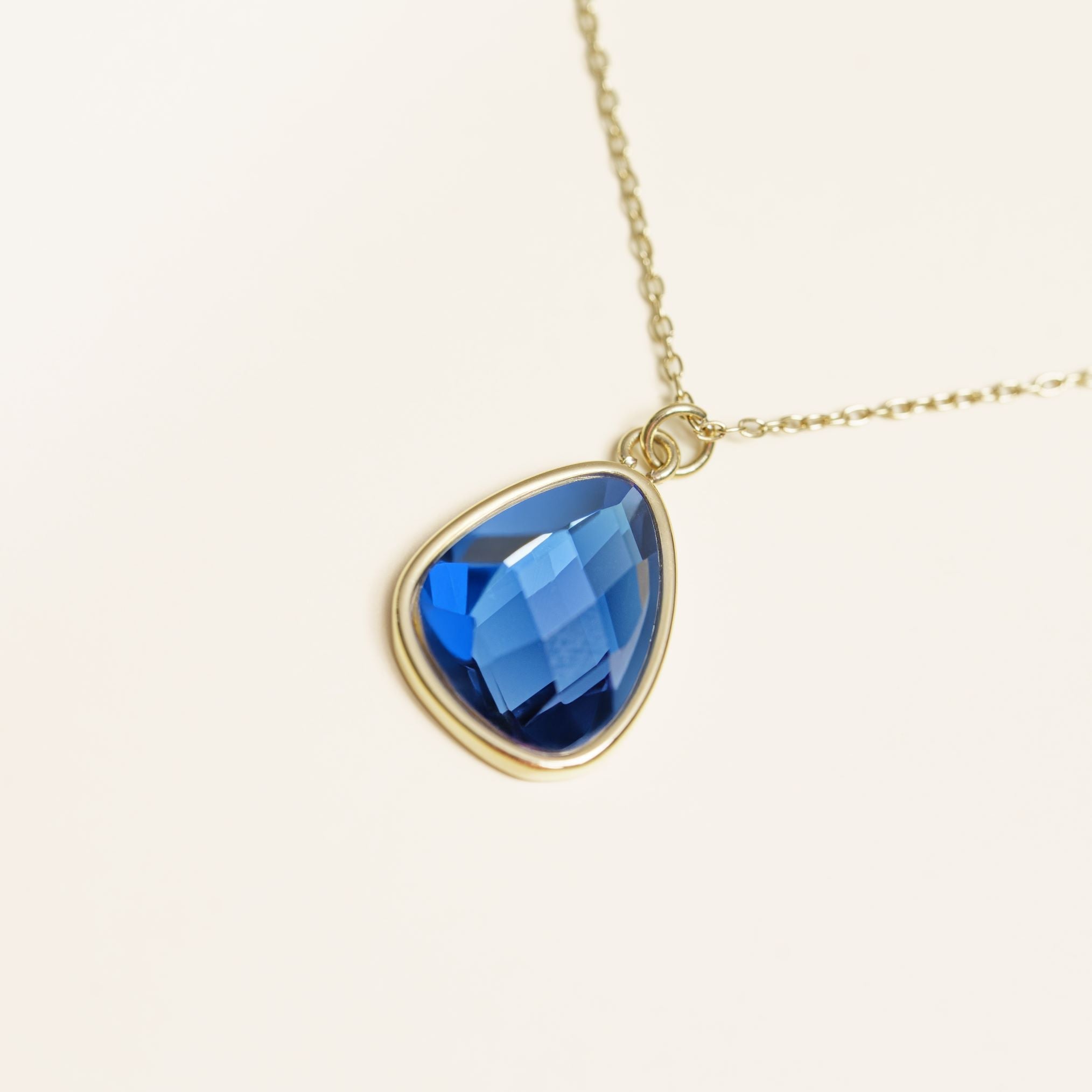 Collier Positano en acier inoxydable doré à l'or fin — vue 3
