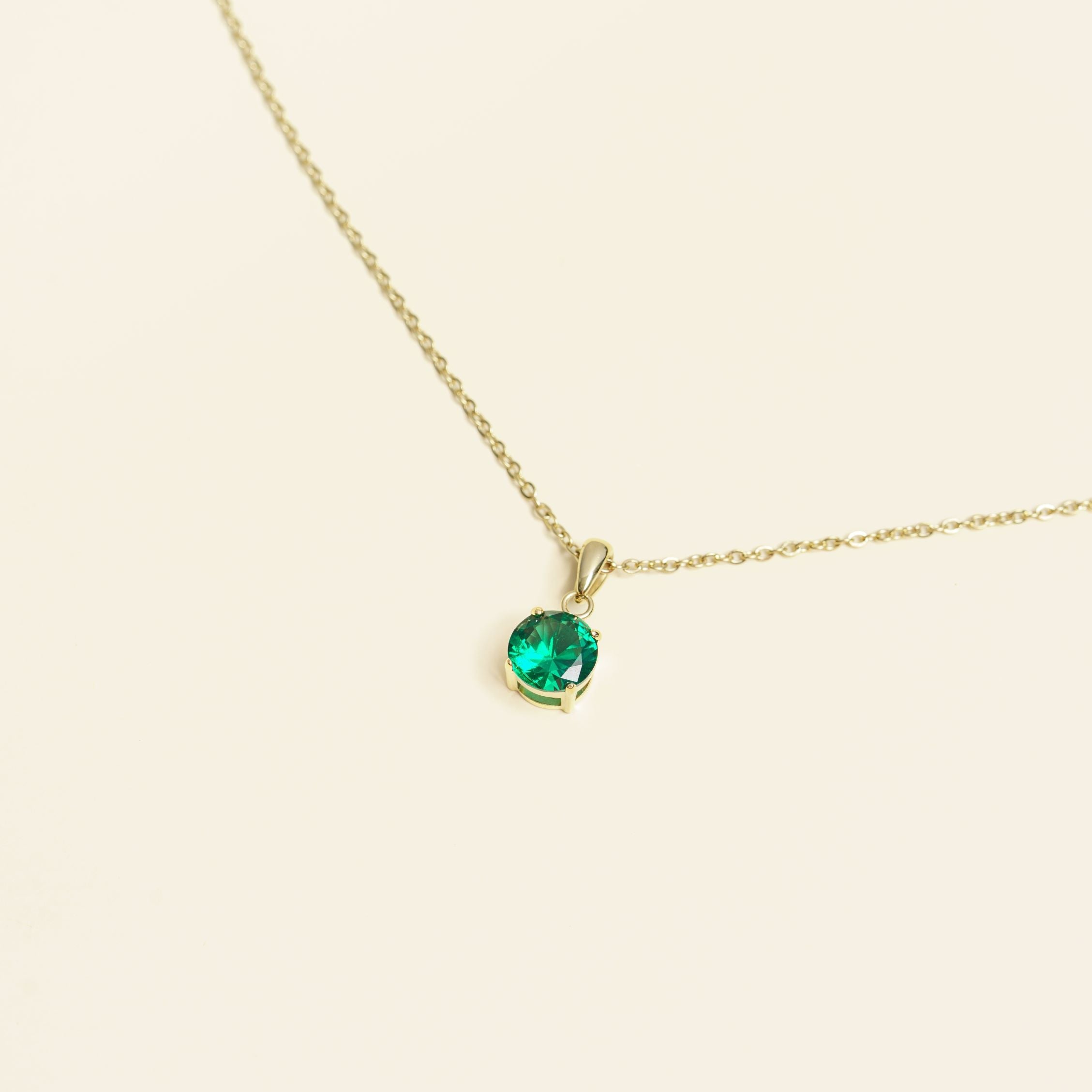 Collier Vayela en acier inoxydable doré à l'or fin — vue 3